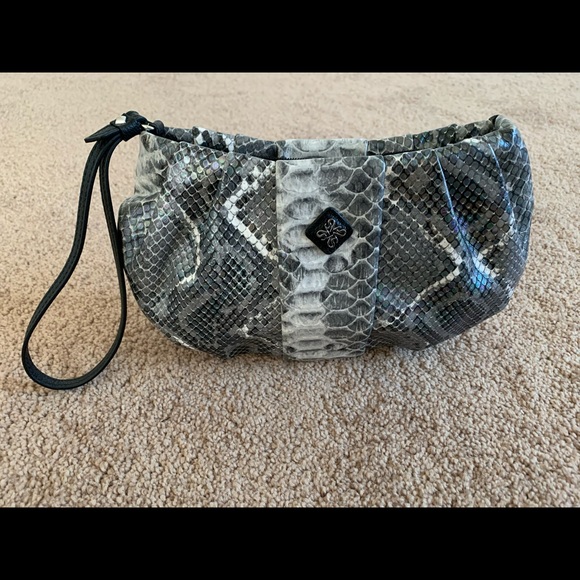 Simply Vera Vera Wang Handbags - Simply Vera Wang Wristlet